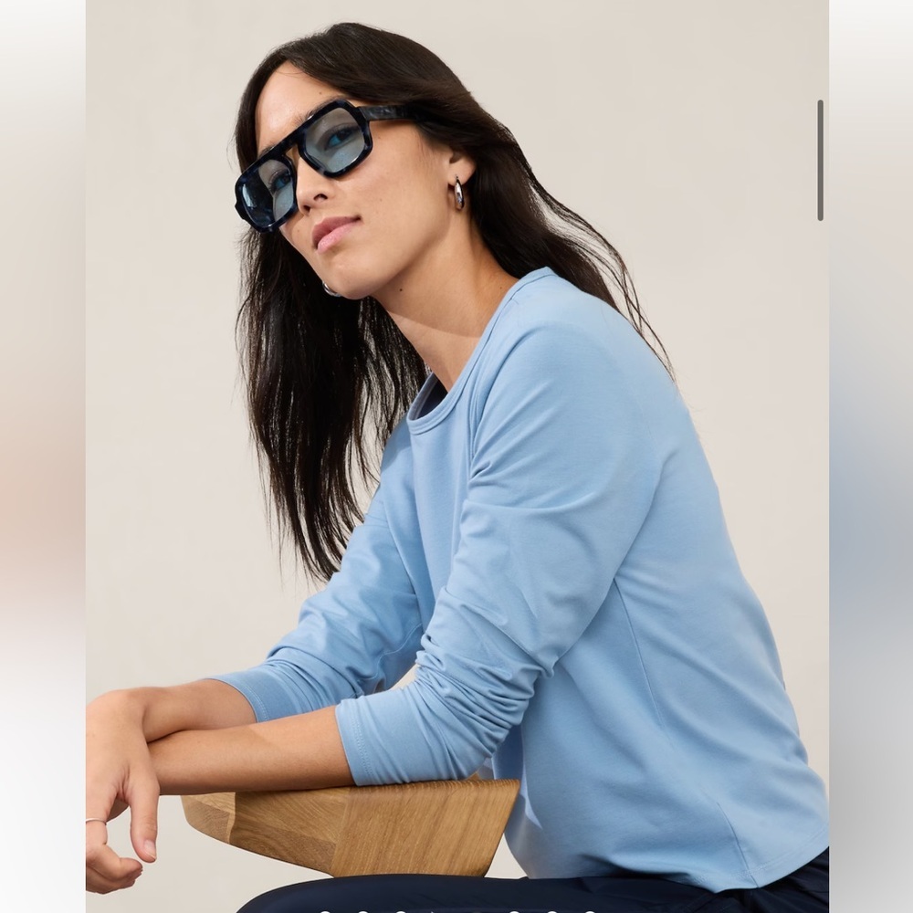 Athleta essentials top